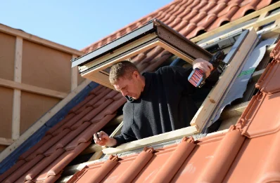 Pose de fenêtres de toit Velux à Montcenis